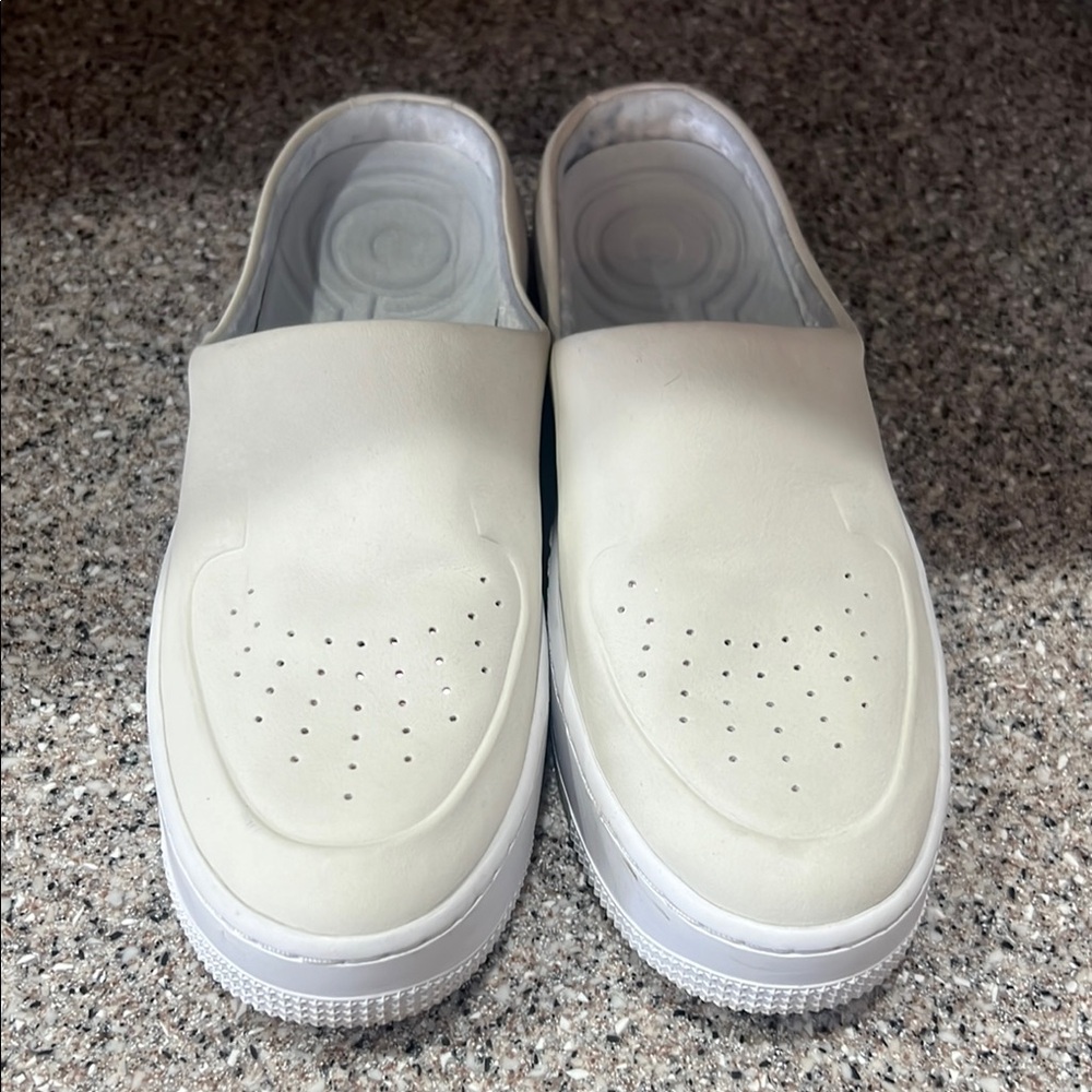 Women’ Nike White Slip-On Shoes